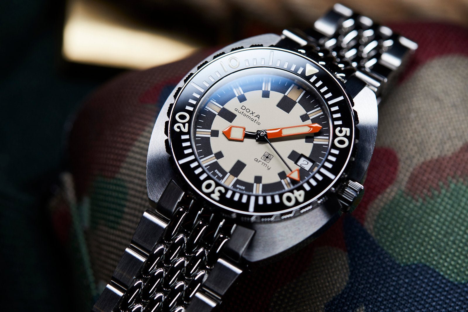 OCEANIC TIME - DOXA Watches US